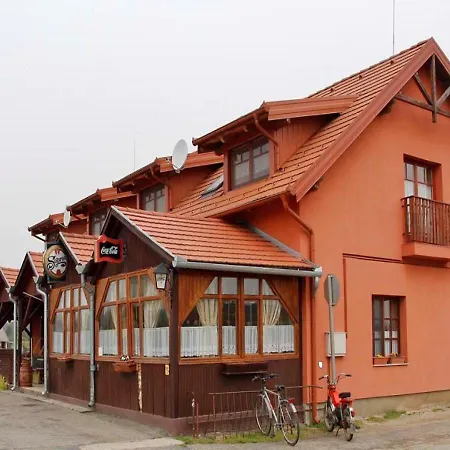 Hatar Csarda Panzio Гостевой дом Bajansenye