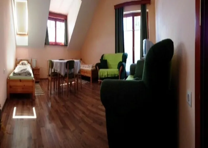 Hatar Csarda Panzio 3*